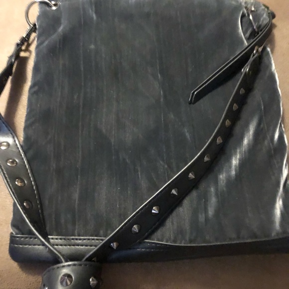 Vintage Steve Madden soft bag with studded handle excellent Condition used once - Picture 10 of 10